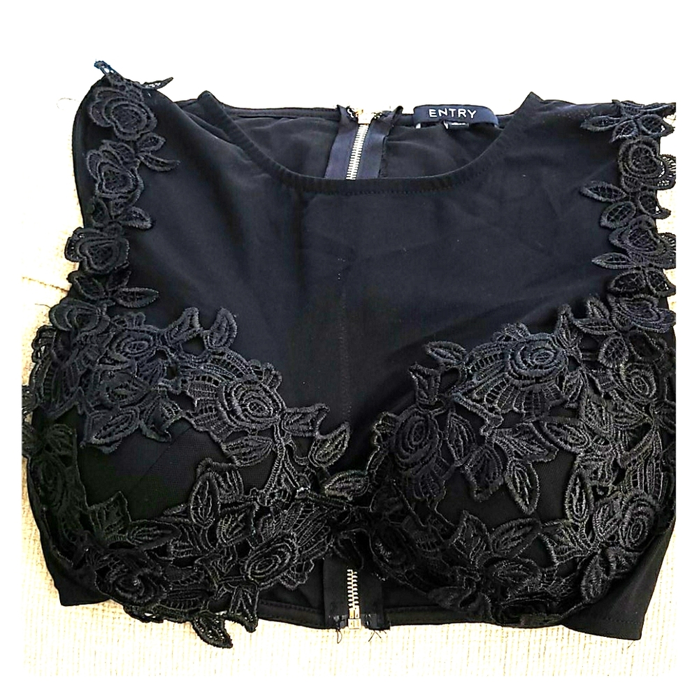 Black crop top